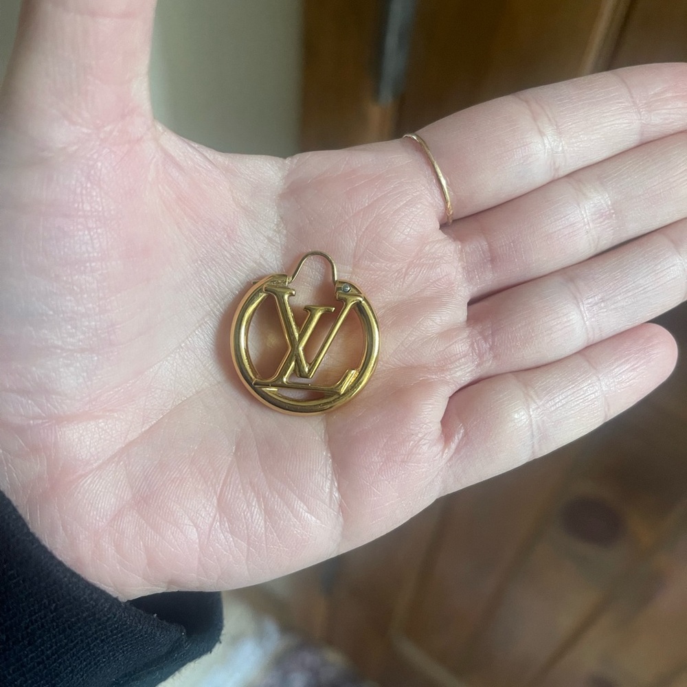 ONE Louis Vuitton Louise PM earring